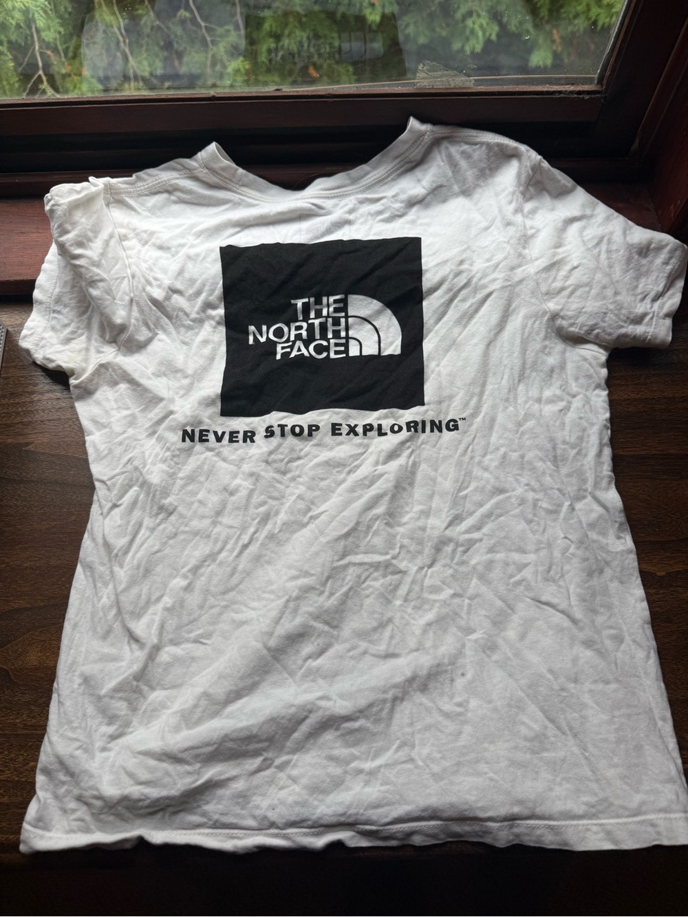 Women’s North Face White Short Sleeve Logo Crew T-Shirt - Picture 2 of 3